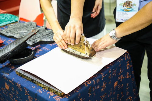 非遺展演 傳承人獻藝 文創產品展銷 在旅博會沉浸式體驗廣東非遺文化